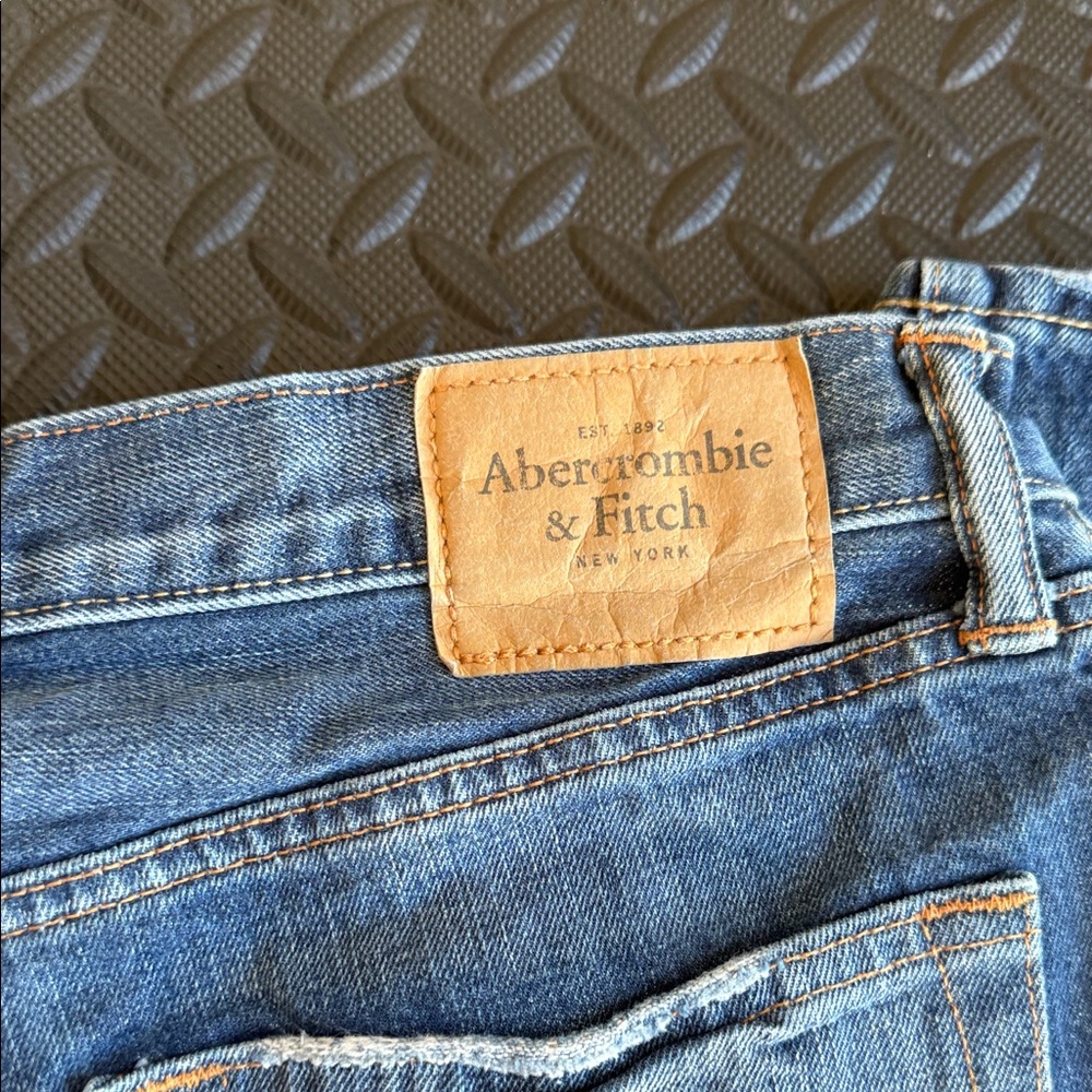 Abercrombie & Fitch Men's Light Blue Straight Jeans - Picture 3 of 6